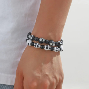 Vue Portée Bracelet Tête de Mort "Duo Yin & Os Noirs"