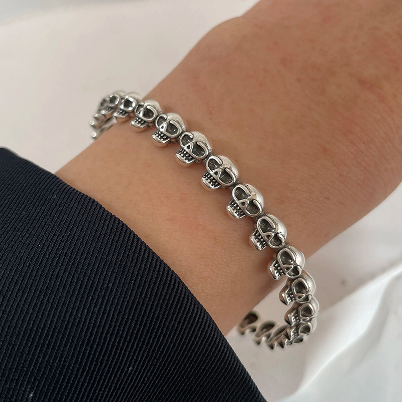 Vue Portée Bracelet Tête de Mort Argent 925 "Ronde des Crânes Éternels"