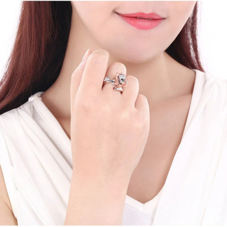 Vue Portée Bague Tête de Mort Rose Éclatante « Fleur Éternelle »