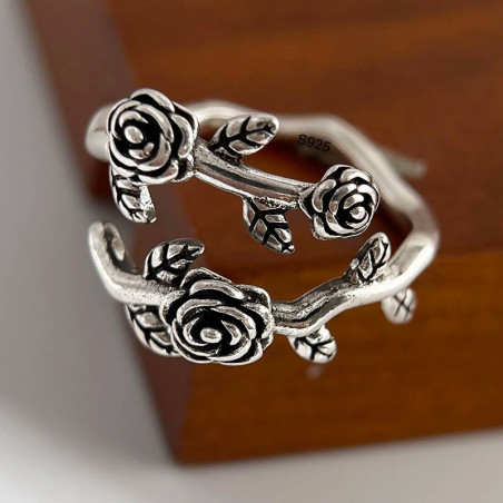 Bague Rock Rose Gothique Argent 925 « Étreinte Florale Nocturne »
