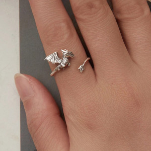 Vue Portée Bague Dragon Ailé en Argent 925 « Gardien des Cieux »