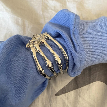 Vue Portée Bracelet Rock Goth Manchette Squelette "Poignée des Os Maudits"