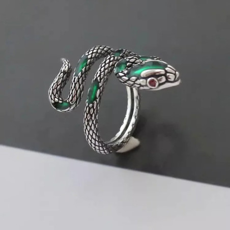 Bague Serpent Enroulé en Argent 925 « Venin d’Émeraude »
