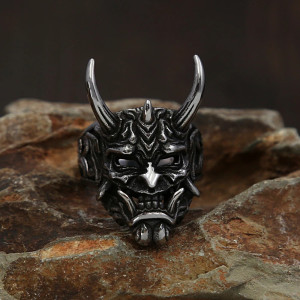 Vue de Face Bague Goth Démon Cornu "Seigneur des Abysses"