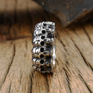 Vue de face Bague Tête de Mort "Couronne des Crânes"
