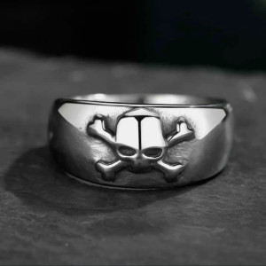 Bague Tête de Mort Pirate "Insigne du Silence Fatal"