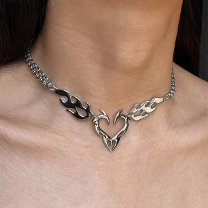 Collier Rock Goth "Cœur Ardent"