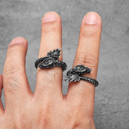 Vue Portée Bague Viking Dragon "Serment d’Obsidienne Noire"