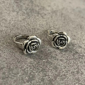 Boucles d’Oreilles Rock Rose Gothique “Rose d’Argent Sombre” - Argent 925