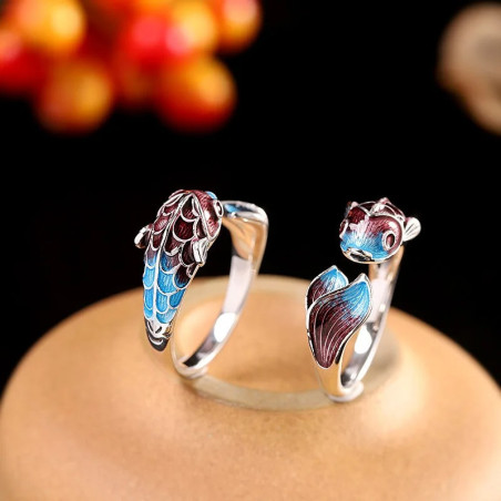Avant Bague Rock “Electric Chromatic Rebel Koi”