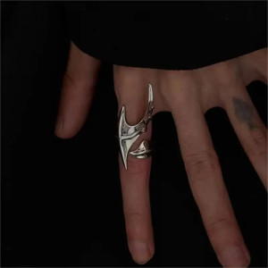 Vue Portée Bague Gothique "Griffe Démoniaque"