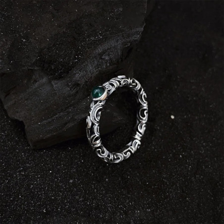 Bague Gothique à Pierre Verte “Sceau d’Émeraude Occulte” Couleur Argent