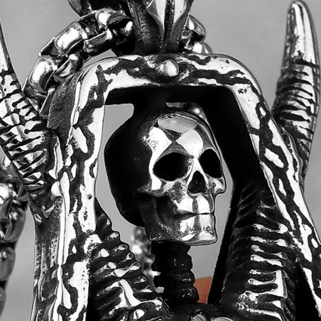 Collier Tête de Mort Gothique "Sarcophage du Démon Éveillé"