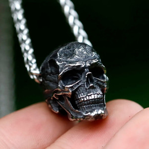 Collier Tête de Mort "Crâne Brut des Profondeurs"