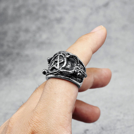 Vue Portée Bague Gothique - Black Ritual