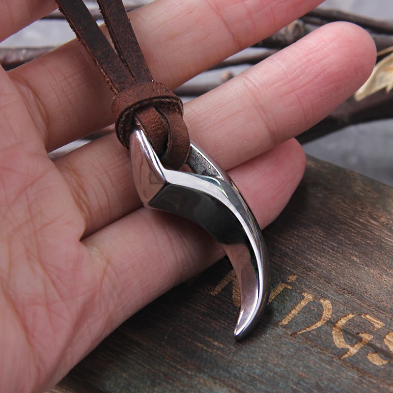 Collier Tribal Viking "Dents de Loup Sauvage"