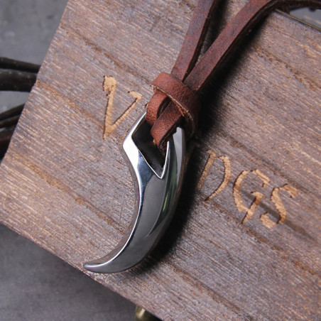 Avant Collier Tribal Viking "Dents de Loup Sauvage"