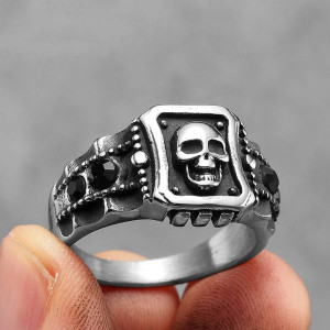 Bague Tête de Mort Rock - “Black Relic Skull”
