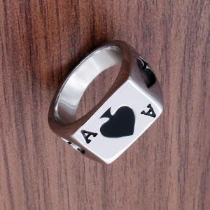 Vue de Face Bague Rock As de Pique (Ace of Spades) - “As Noir du Destin”