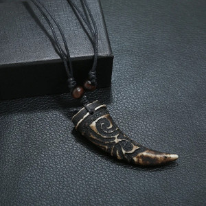 Collier Tribal Viking "Dent de Dragon Ancestral"