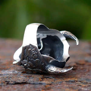Vue Arrière Bague Tête de Mort - “Seigneur des Cornes Noires”