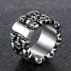 Vue de face Bague Rock Tête de Mort - “Serment des Ombres”