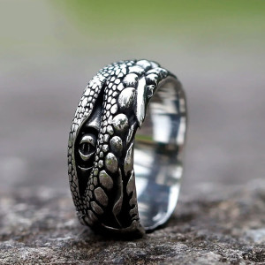 vue de Face Bague Serpent "Étreinte de l’Ombre”