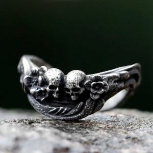 Avant Bague Tête de Mort Gothique "Murmure des Crânes"