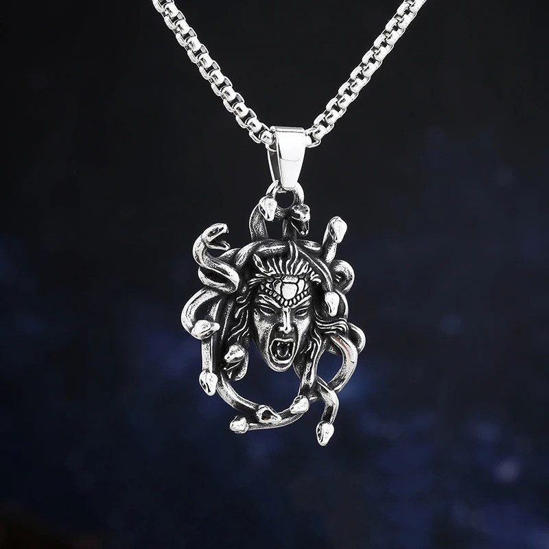 Collier Gothique - Méduse des Ombres