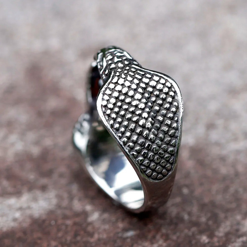 Avant Bague Rock “Etreinte du Cobra”