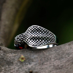 Bague Rock “Etreinte du Cobra”