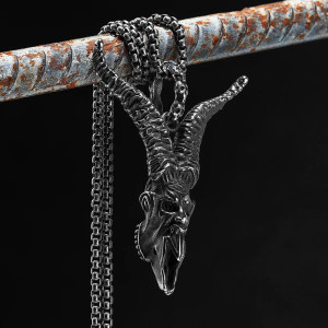 Collier Tête de Mort Goth "Crâne du Bouc Profane"