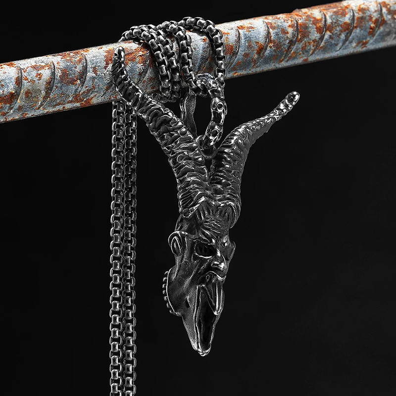 Collier Tête de Mort Goth "Crâne du Bouc Profane"