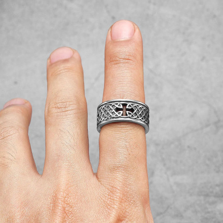 Vue Portée Bague Celtique Croix - Nœud Éternel des Anciens