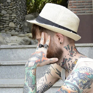 Vue Portée Bague Rock Goth - Sceau de l’Étoile Profane
