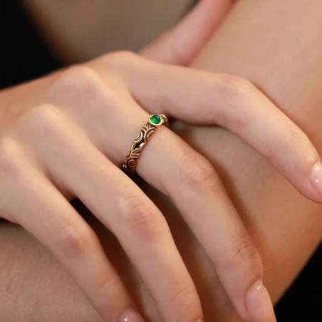 Détails de la Bague Gothique à Pierre Verte “Sceau d’Émeraude Occulte” Couleur or