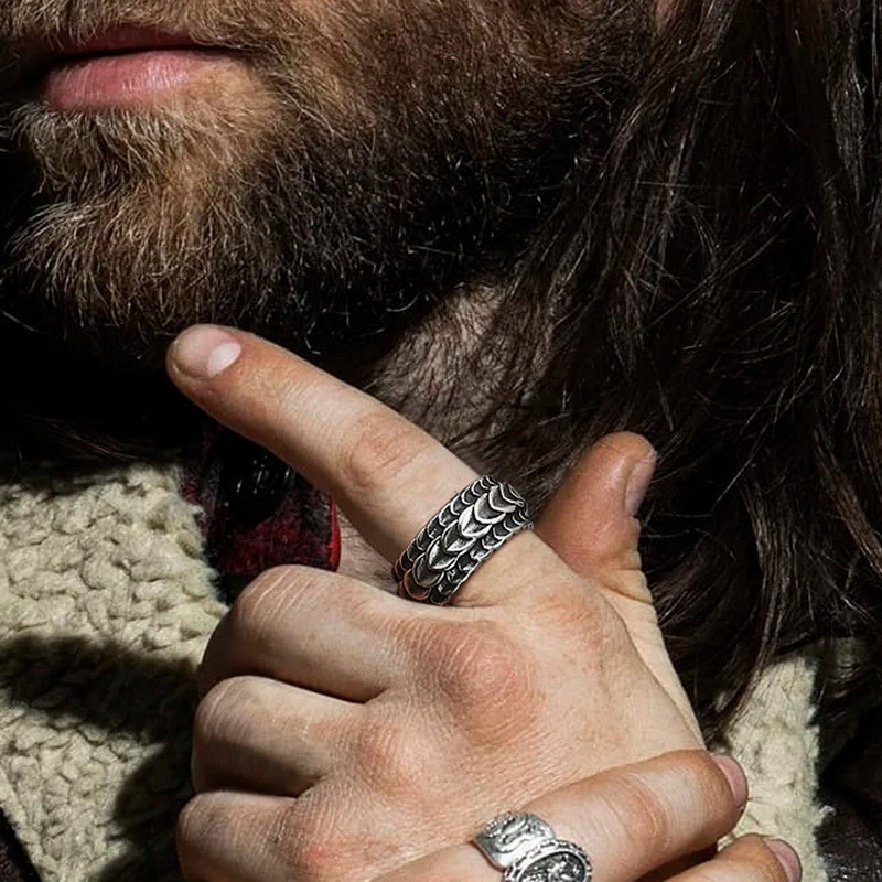 Vue Portée Bague Viking “Peau du Dragon Nordique” - Acier Inoxydable
