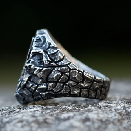 Vue de côté Bague Gothique Croix - Serment des Ombres
