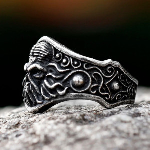 Vue latérale Bague Kraken Barbe de Sage Gothique - Le Guide des Ombres des Mers