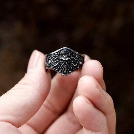 Bague Kraken Barbe de Sage Gothique - Le Guide des Ombres des Mers