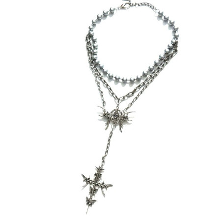 Vue complète du Collier Tête de Mort - Croix Profane aux Chaînes Sacrées