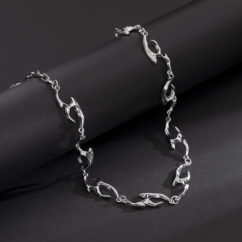 Magnifique Collier Goth Chic “Serment Brisé”