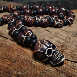 Magnifique Collier Tête de Mort Chapelet de Crânes Tribaux