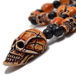 Détails du Collier Tête de Mort Chapelet de Crânes Tribaux Couleur marron