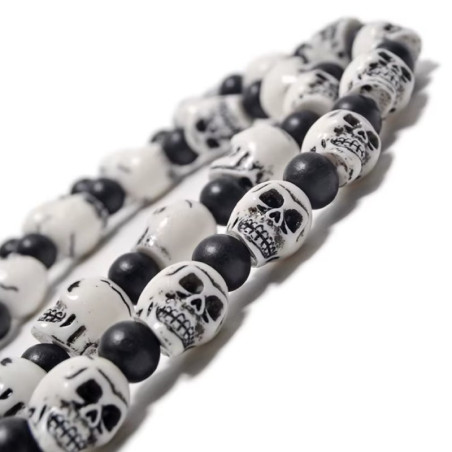 Détails des perles du Collier Tête de Mort Chapelet de Crânes Tribaux Couleur Noir et Blanc