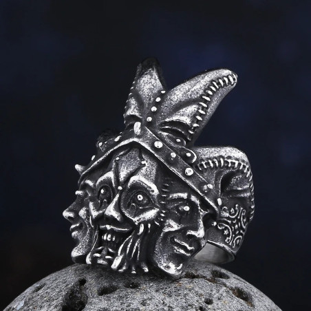 Vue de face Bague Gothique Bouffon Maléfique