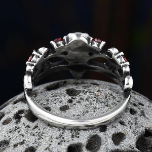 Vue Arrière Bague Tête de Mort Gothique Diadème de Sang