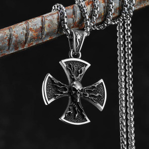 Vue de Face Collier Tête de Mort - Croix des Guerriers Damnés