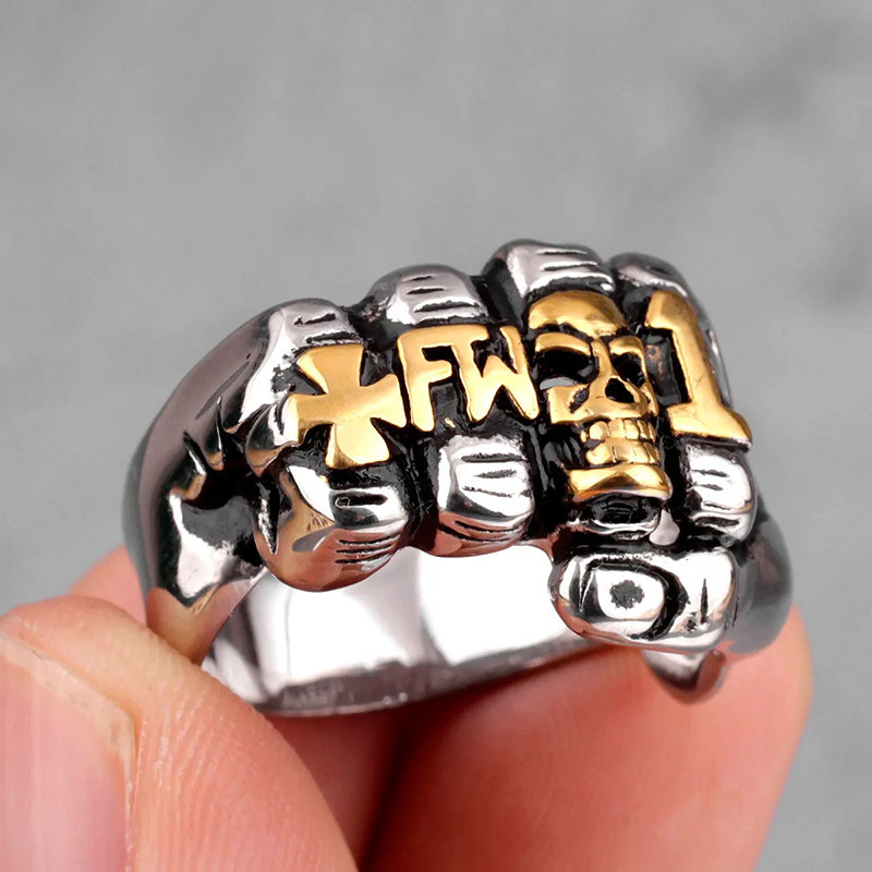 Bague Crâne Punk Rock "Poing Skull Streetfight Hardcore" Couleur Or