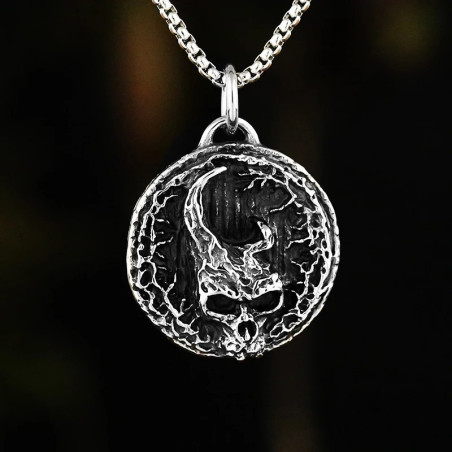 Avant Collier Tête de Mort Sombre - “Sceau de la Flamme Noire”
